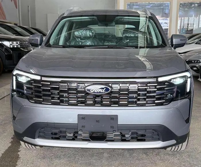 فورد تريتوري تيتانيوم2026